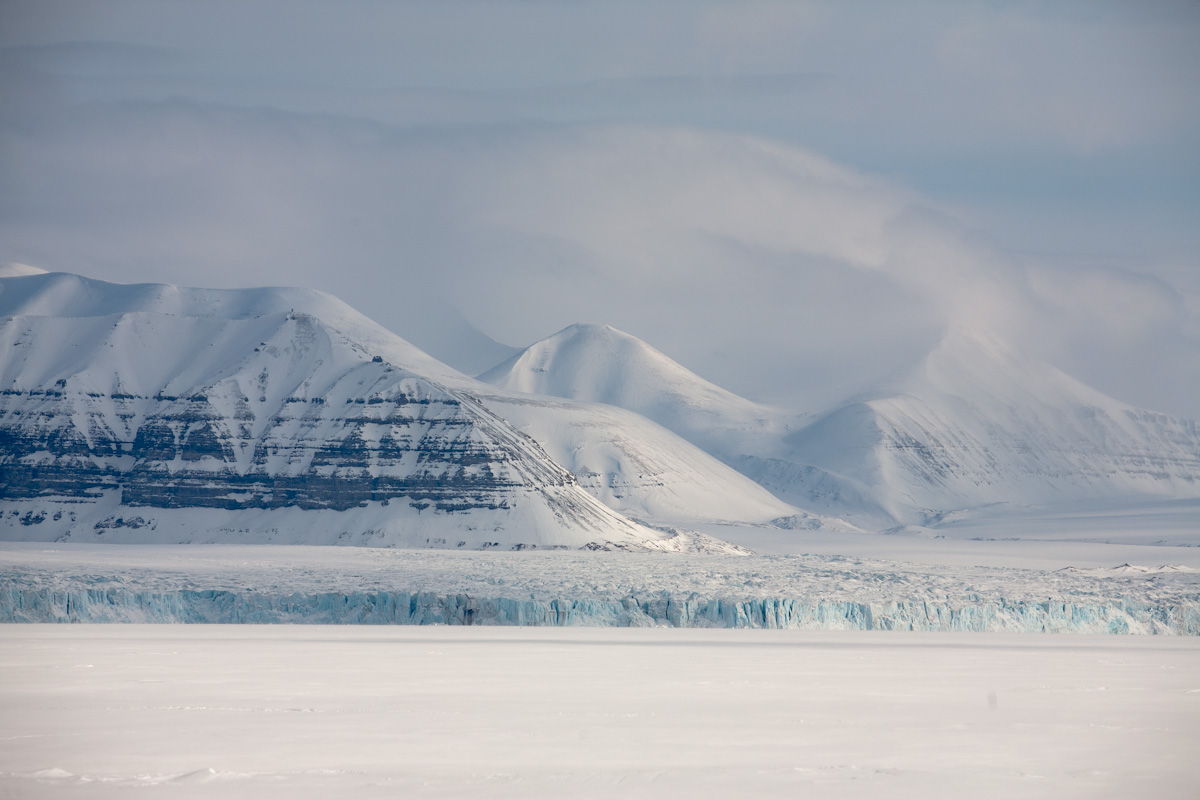 arktis arctic spitzbergen svalbard tempelfjord tunabreen gletscher glacier winter snow schnee