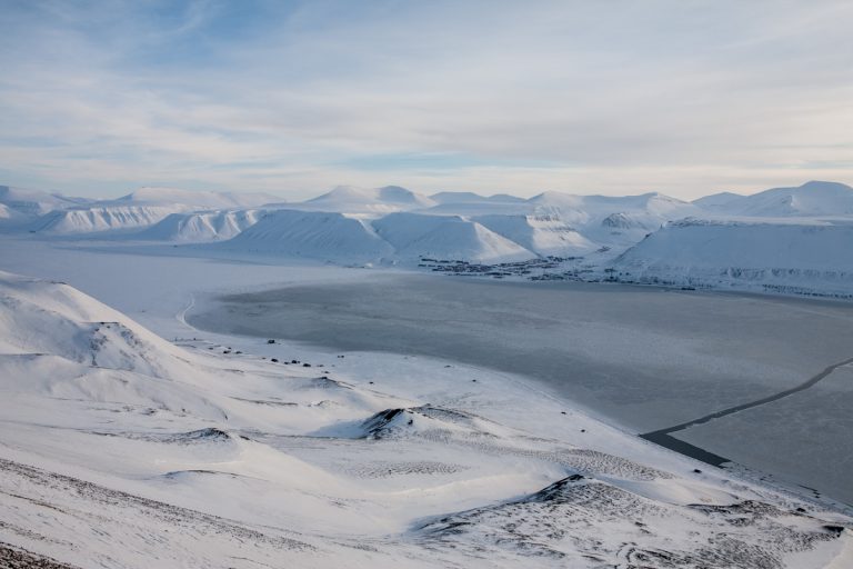 arktis arctic spitzbergen svalbard adventdalen adventtal longyearbyen winter schnee snow