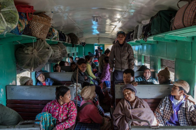 Asien Asia Myanmar Burma Birma Mandalay Myitkyina Zug Train hopin kahin staat